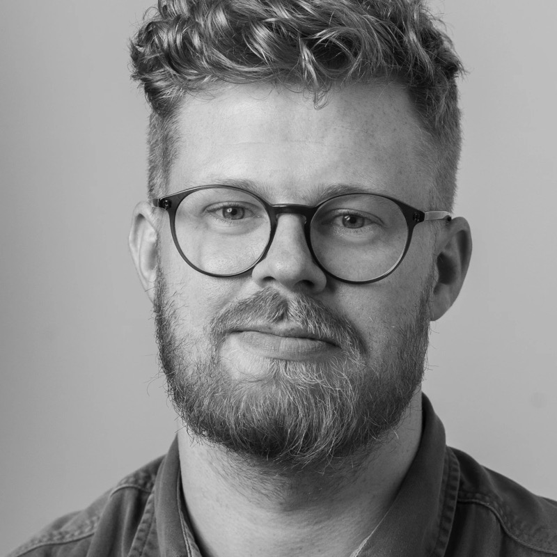 Portrætfoto af Lasse Emil Stougaard
